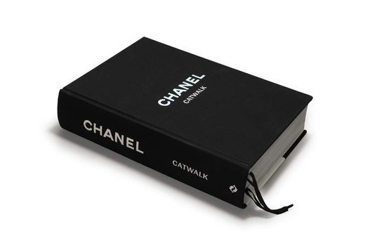 Livro Chanel - Catwalk: The Complete Collections