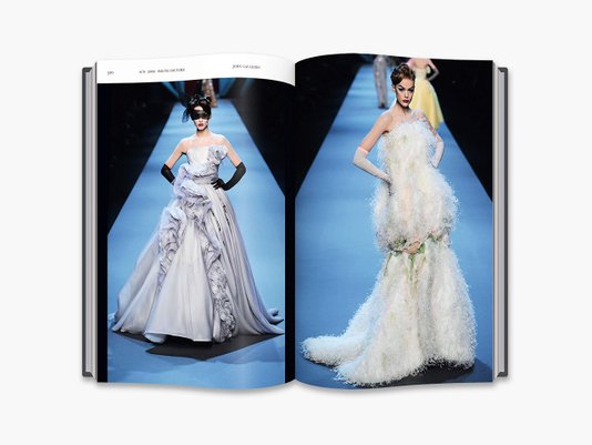 Livro Dior Catwalk - Fury E Sabatini Vol 1 ED 2017