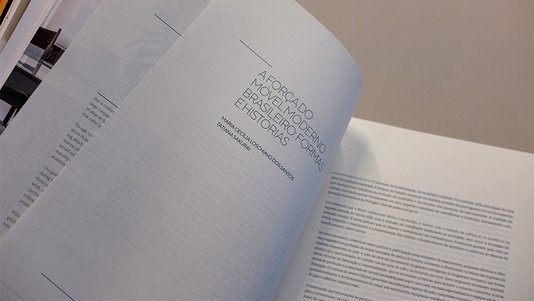 Livro Móvel Moderno Brasileiro
