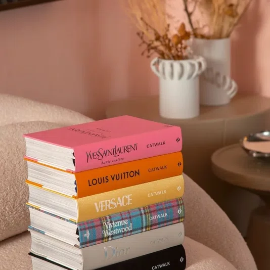 Livro Yves Saint Laurent - Houte Couture: Catwalk