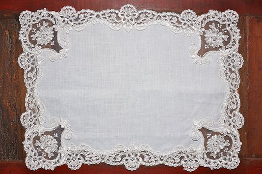 Lugar Americano Tecido Poliéster Borda Rendada Manu Fisch Branco 40x55cm