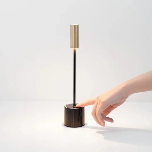 Luminaria de Mesa Recarregável Carolina Zafferano Itália Ouro Escovado