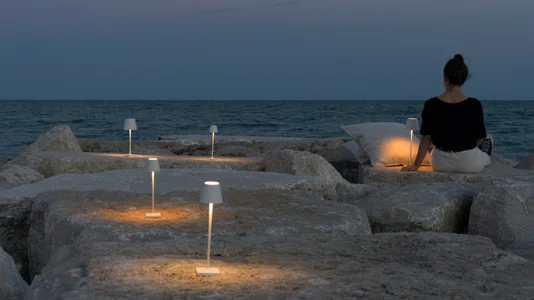 Luminária Recarregável Poldina Micro Zafferano Itália Areia