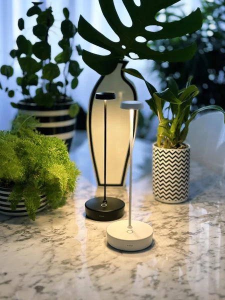 Luminária Recarregável Swap Pro com Cupula de Vidro Zafferano Itália Branca