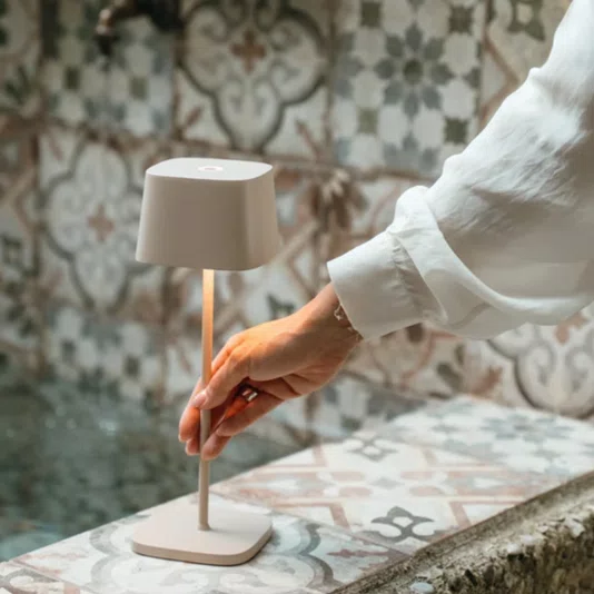 Luminária Regarregável Ofelia Pro Zafferano Itália Branca