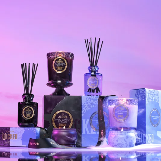 Mini Vela Lata Wicked Palo Santo Spells Voluspa 25 Horas