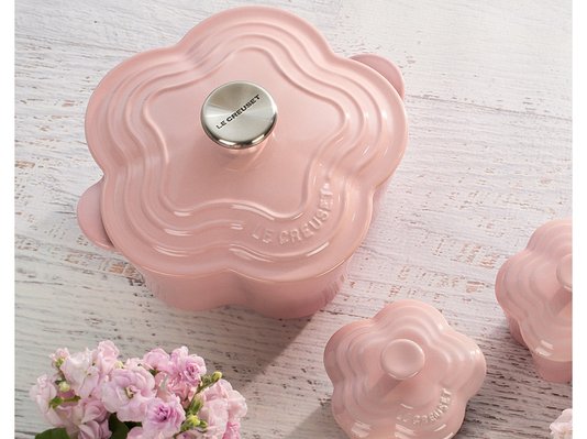 Panela de Flor Tradicional Pegador em Inox Le Creuset Chiffon Pink 20 cm