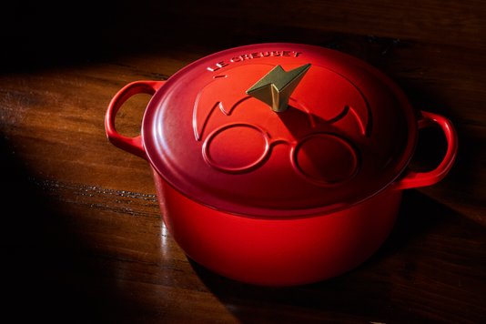 Panela Redonda Signature Harry Potter™ Le Creuset Vermelho 26 cm
