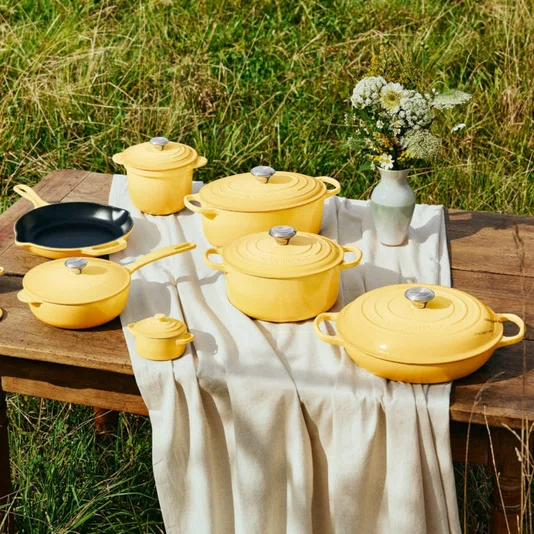 Panela Redonda Signature Le Creuset Camomille 22 cm