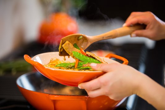 Panela Wok Ferro Fundido Signature Le Creuset Laranja 32 cm
