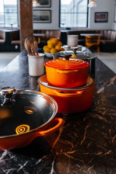 Panela Wok Ferro Fundido Signature Le Creuset Laranja 32 cm