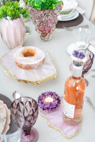 Prato para Bolo Quartzo Cristal com Ouro 24K Camila Vieira 