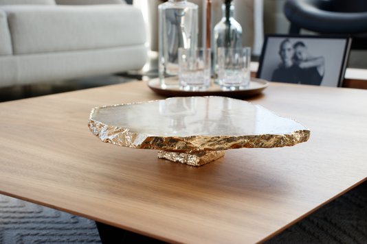Prato para Bolo Quartzo Cristal com Ouro 24K Camila Vieira 