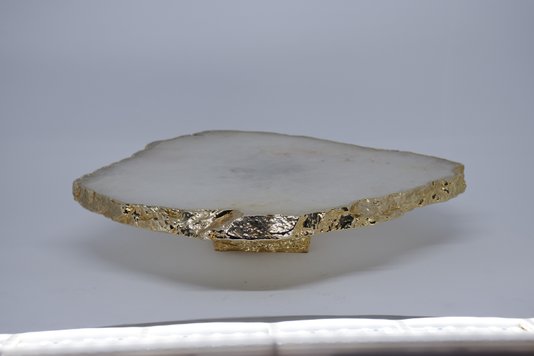 Prato para Bolo Quartzo Cristal com Ouro 24K Camila Vieira 