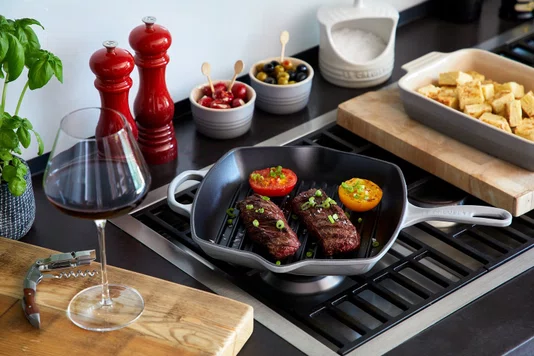 Jogo 2 Moedores Sal e Pimenta Le Creuset Vermelho