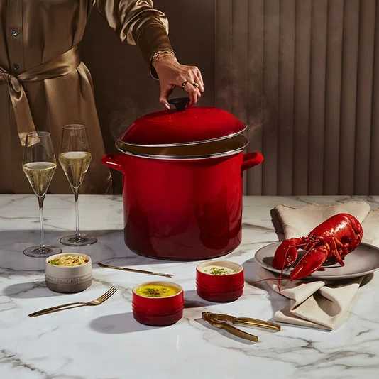Set 2 Peças Stock Pot 26cm e Pegadores Silicone Le Creuset Vermelho