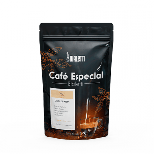 Set Cafeteira Moka Express 3 Xícaras Areia e Café Especial Moído Calda de Pudim 250g Bialetti