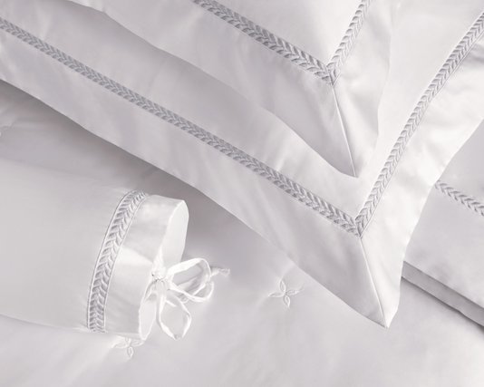 Super Fronha Montale 600 Fios Trussardi Branco e Platino 50 x 90 cm