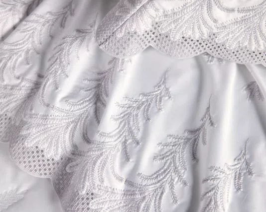 Super Fronha Palma 300 Fios Trussardi Branco e Platino 50cm x 90cm