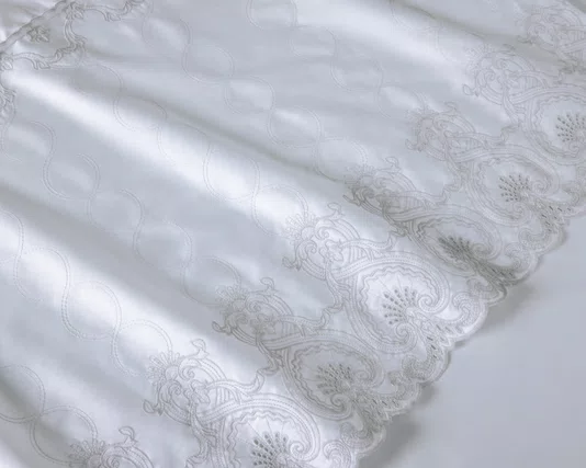 Super Fronha Signoria 300 Fios Trussardi Branco e Platino 50cm x 90cm
