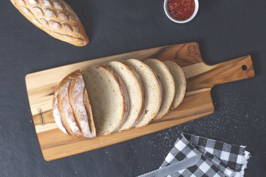 Tábua Retangular para Pão em Madeira Teca com Cabo Kitchen Tramontina 48 x 19 cm