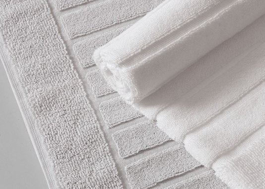 Tapete Piso Antiderrapante Scala Trussardi  Soft Rose 86cm x 60cm
