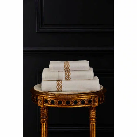 Toalha de Lavabo Joyau Bordada Yves Delorme Branco 45cm x 70cm