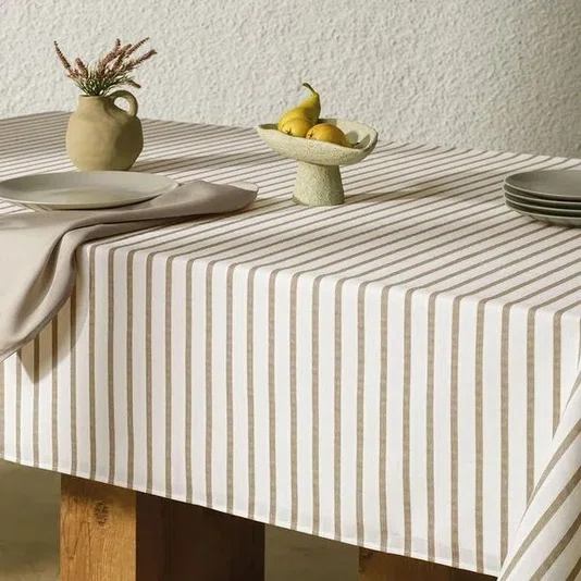 Toalha de Mesa Zaira Retangular 8 Lugares Karsten 1,60x2,70