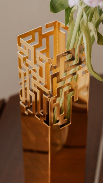Vaso e Castiçal Labirinto Pequeno Riva Ouro 30 cm