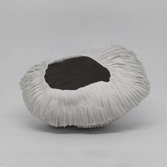 Vaso Linha Oceânica em Porcelana Nicole Toldi 17 x 27 cm