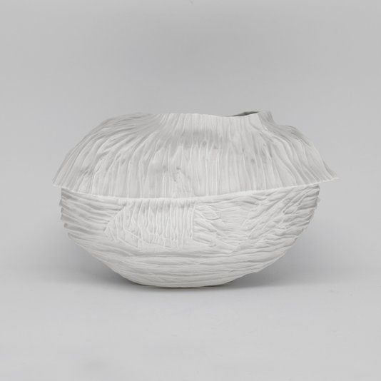 Vaso Linha Oceânica em Porcelana Nicole Toldi 17 x 27 cm