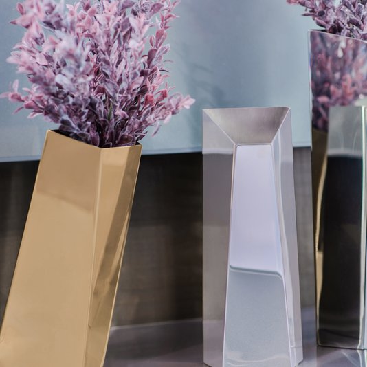 Vaso Origami Inclinado Studio Riva Ouro