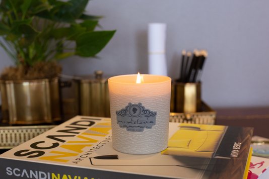 Vela Aromática com Fósforo Lux Orquídea Negra M.Victoria 190 g