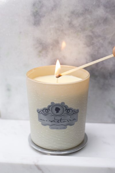 Vela Aromática com Fósforo Lux Orquídea Negra M.Victoria 190 g