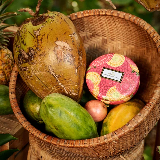 Vela Lata 3 Pavios Napoli Passion Fruit Voluspa 60 Horas