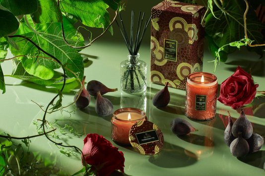 Vela Pote Vidro Relevo Forbidden Fig Voluspa 25 Horas