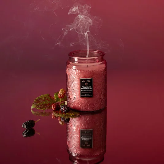 Vela Pote Vidro Relevo G Foraged Wildberry Voluspa 100 Horas