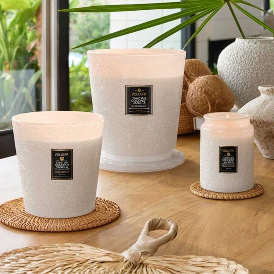 Vela Vaso Pedestal 3 Pavios Tahitian Coconut Vanilla Voluspa 80 Horas