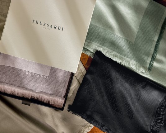 Xale Essenza Viscose Trussardi Nero 1,45 x 1,45 m