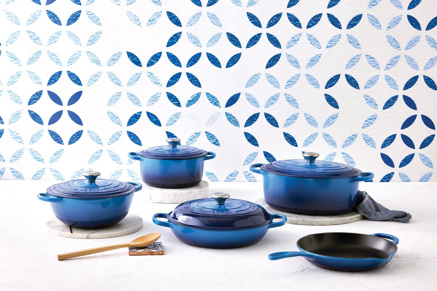 Panela Redonda Signature Le Creuset Azure Blue 26 cm - LCL Home