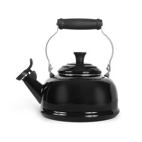 Chaleira com Apito Tradicional Le Creuset Black Onix 1,6 Litros