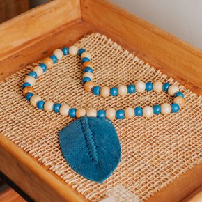 Colar De Mesa Rústico Azul Entrecasa 69 cm