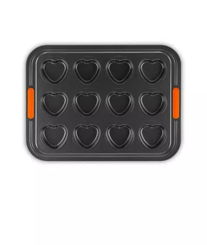 Forma 12 Cupcakes em Formato de Coração Le Creuset