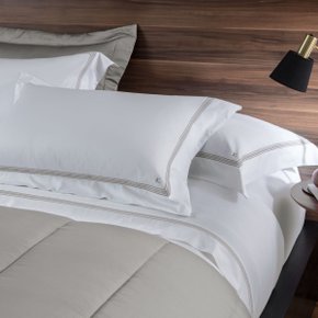 Jogo De Cama Queen Munique 300 Fios Kacyumara Branco/Fendi