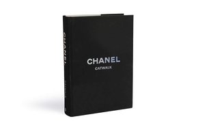 Livro Chanel - Catwalk: The Complete Collections