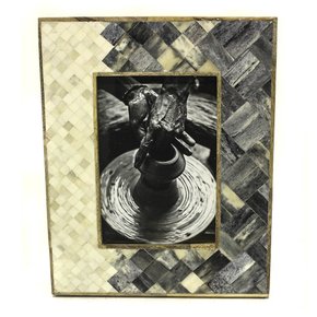 Porta Retrato de Osso Antica 20,5 x 25,5 cm