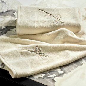 Toalha de Banho Almond Flowers Bordada 0,70 x 1,40 Boss Home