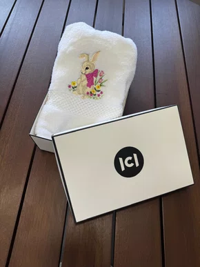 Toalha de Rosto Lolli Air Bordada Páscoa 48 x 90 cm