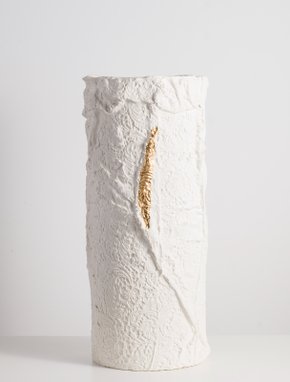 Vaso em Porcelana e Ouro Série Alinhavos Atelier Le Motif