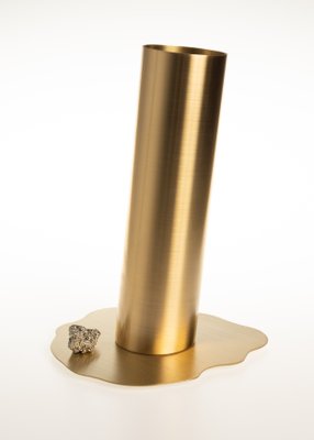 Vaso Equilíbrio Latão e Pedra Pirita Suka Braga 27 cm